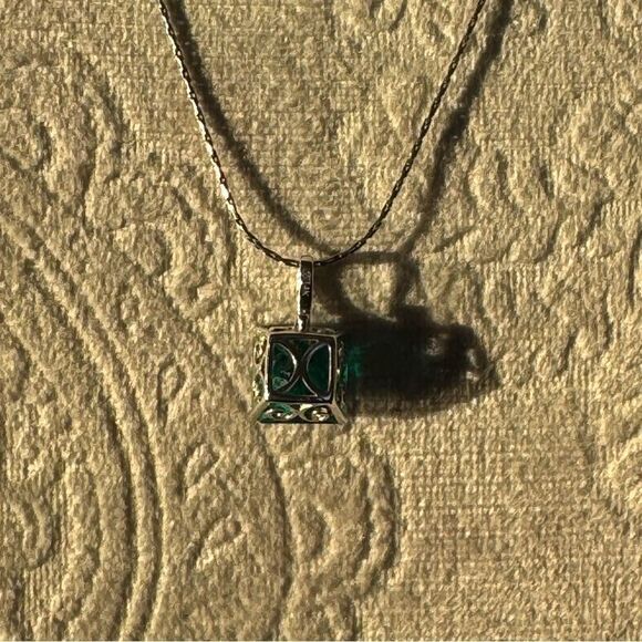 Lab-Created Square Emerald and Diamonds Necklace 14kt white gold - Picture 5 of 10